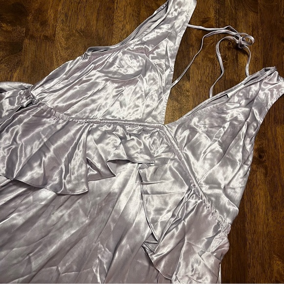 Topshop Silky Satin Lavender Maxi Dress Ruffles Plunge Neckline Side Slit Sz 8 - Picture 5 of 12